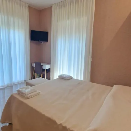 Vendégház A Casa Di Leda - Wi-fi Gratuito & Parcheggio - 800 M Dal Mare Civitanova Marche