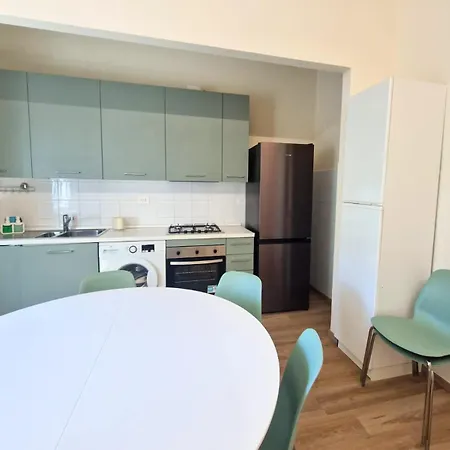 A Casa Di Leda - Wi-fi Gratuito&parcheggio - 800 M Dal Mare Civitanova Marche