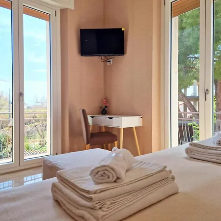 A Casa Di Leda - Wi-fi Gratuito & Parcheggio - 800 M Dal Mare 3*