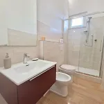 A Casa Di Leda - Wi-fi Gratuito & Parcheggio - 800 M Dal Mare Civitanova Marche