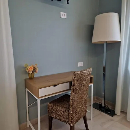 A Casa Di Leda - *
