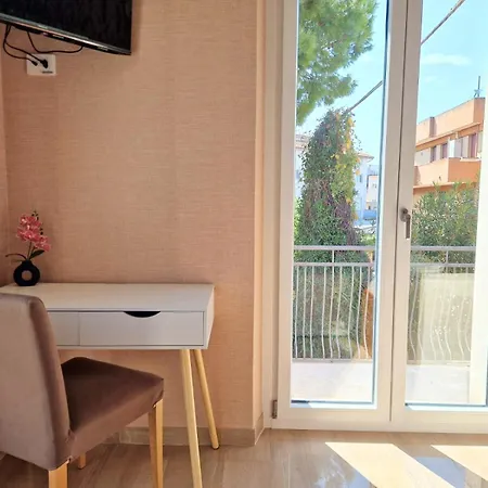 A Casa Di Leda - Wi-fi Gratuito & Parcheggio - 800 M Dal Mare Pensionat